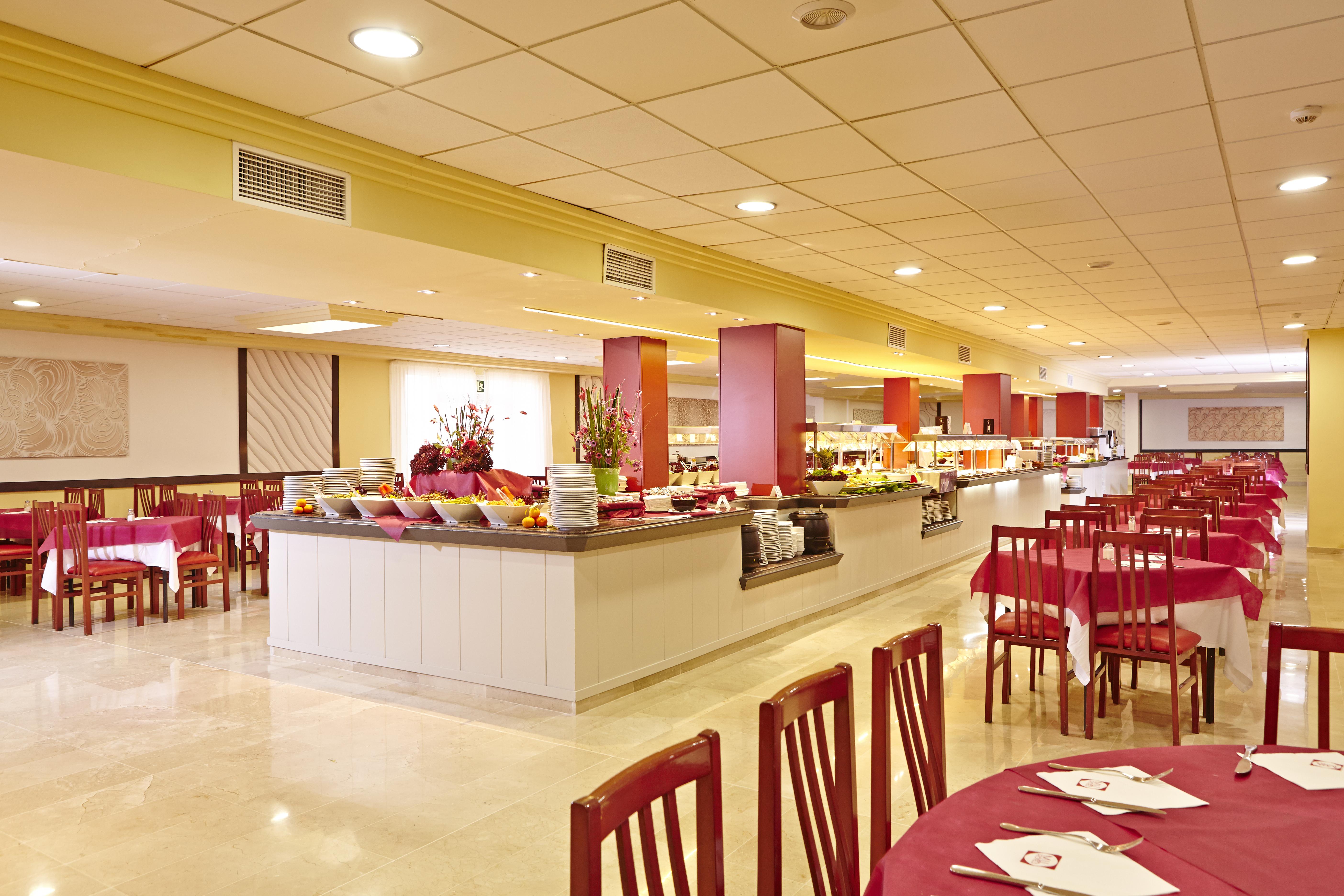 Hotel Sahara Nubia Gobi à Ses Cadenes Extérieur photo A buffet at a hotel