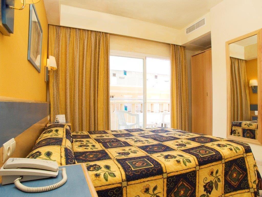 Hotel Sahara Nubia Gobi à Ses Cadenes Extérieur photo Room in a hotel